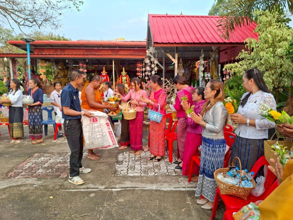 โครงการสวมผ้าไทยเข้าวัดทำบุญ 24 กพ.69